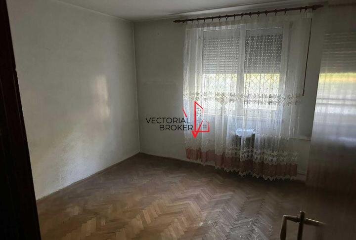 Titan Potcoava Apartament 2 camere, 50mp, p/4, fara imbunatiri,